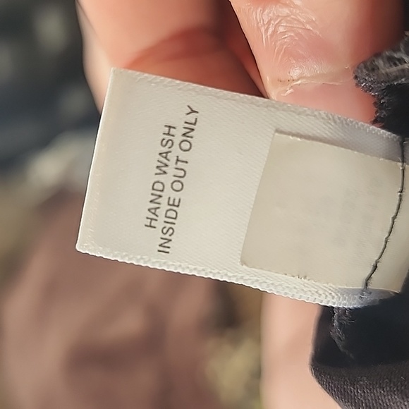 Black and lace sleeveless top, XL - Picture 6 of 8